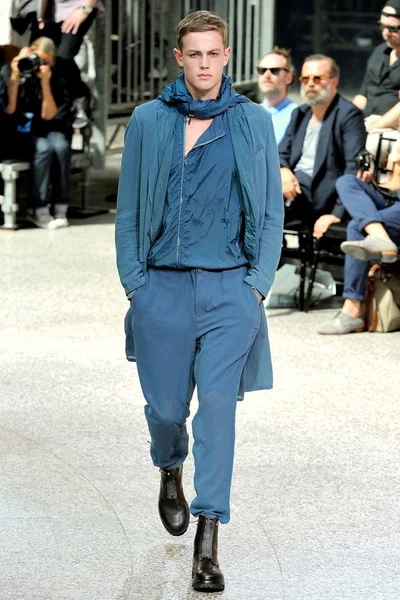 Look 24